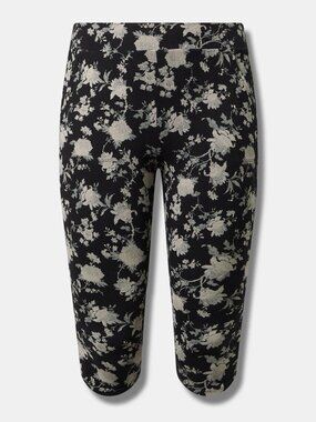 NWT Torrid Pedal Pusher Pocket Legging Deep blooms deep black, Size 1